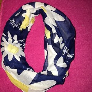 Daisy infinity scarf